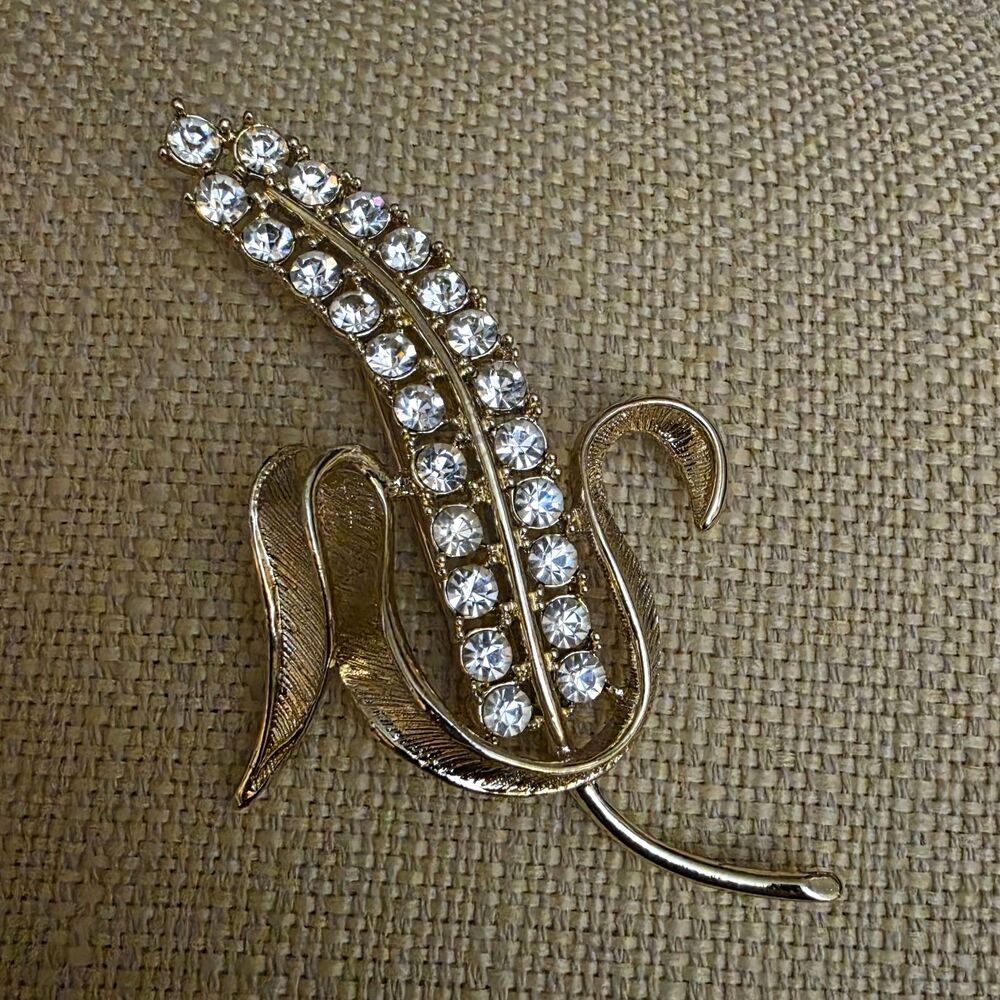 Sarah Coventry Signed Gold Tone Leaf Brooch Pin Clear Rhinestones